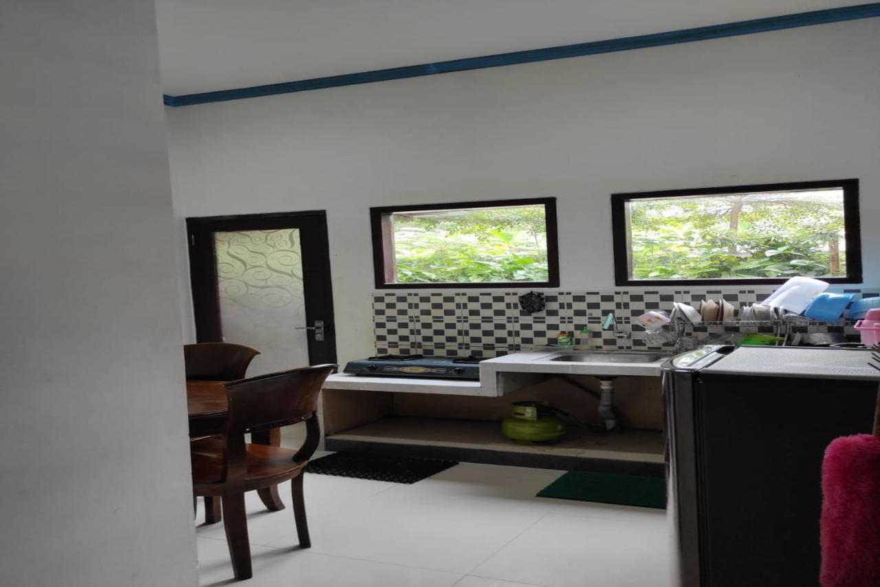 Villa Meteor Garden Tawangmangu Exteriör bild